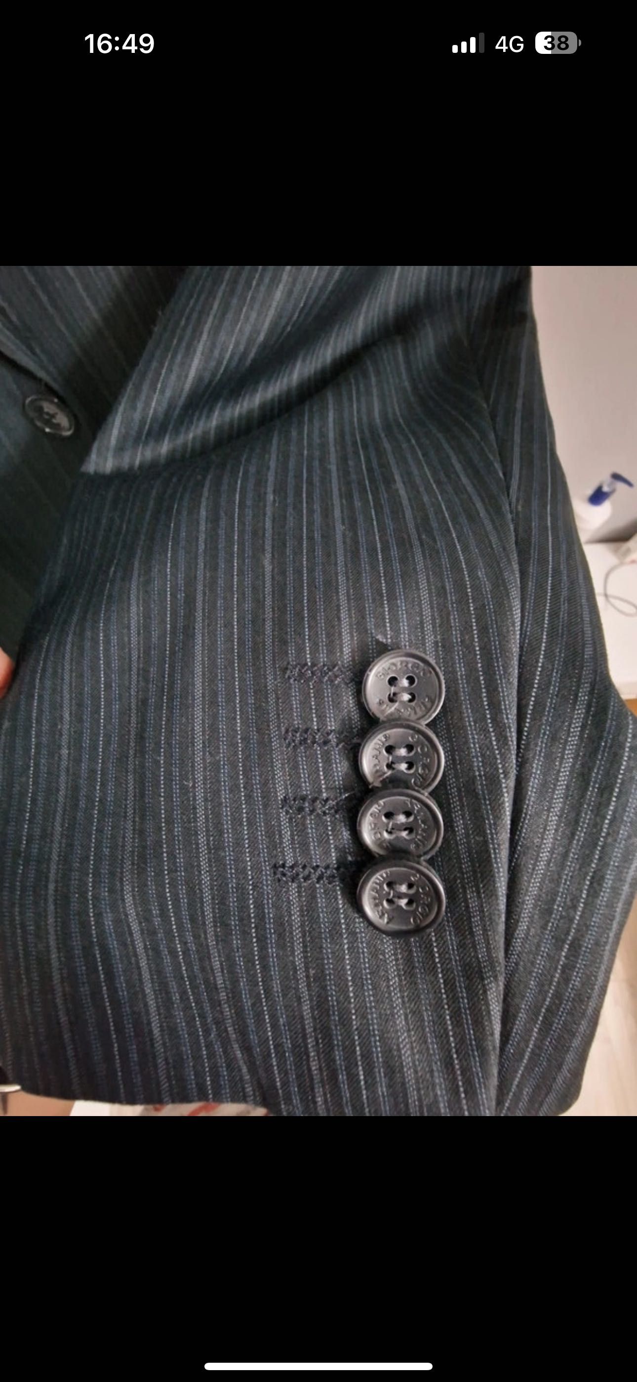 Vând costum bărbătesc Giorgio Armani