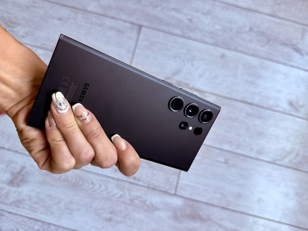 SAMSUNG GALAXY S23 ULTRA + Galaxy watch 4 + 5 кейса ПРОМО ПАКЕТ всичко