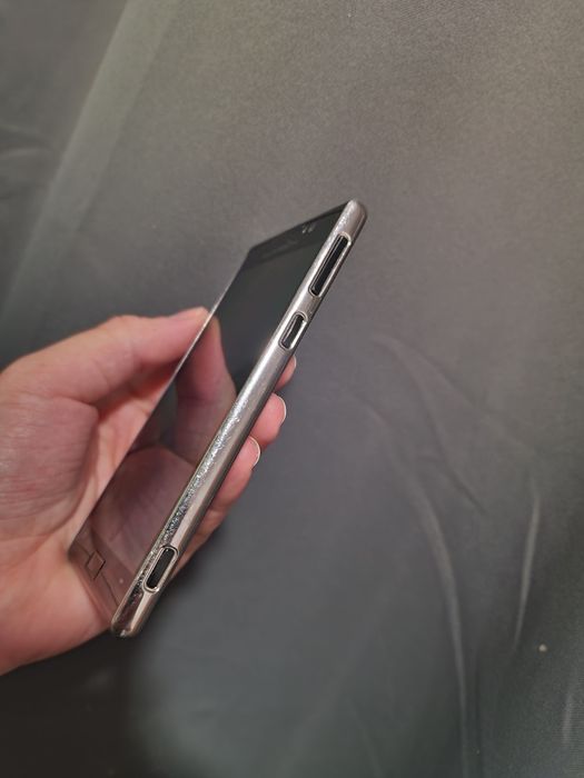 Lumigon T3 – Telefon rar, cu Night Vision, carcasă din oțel