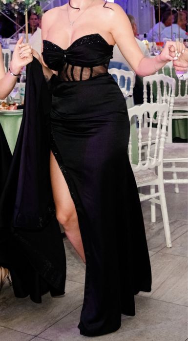 Vand rochie neagra din tafta