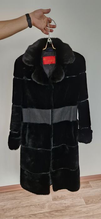 Мутоновая шуба как новая за 30 тыс. Размер 44. Торг имеется