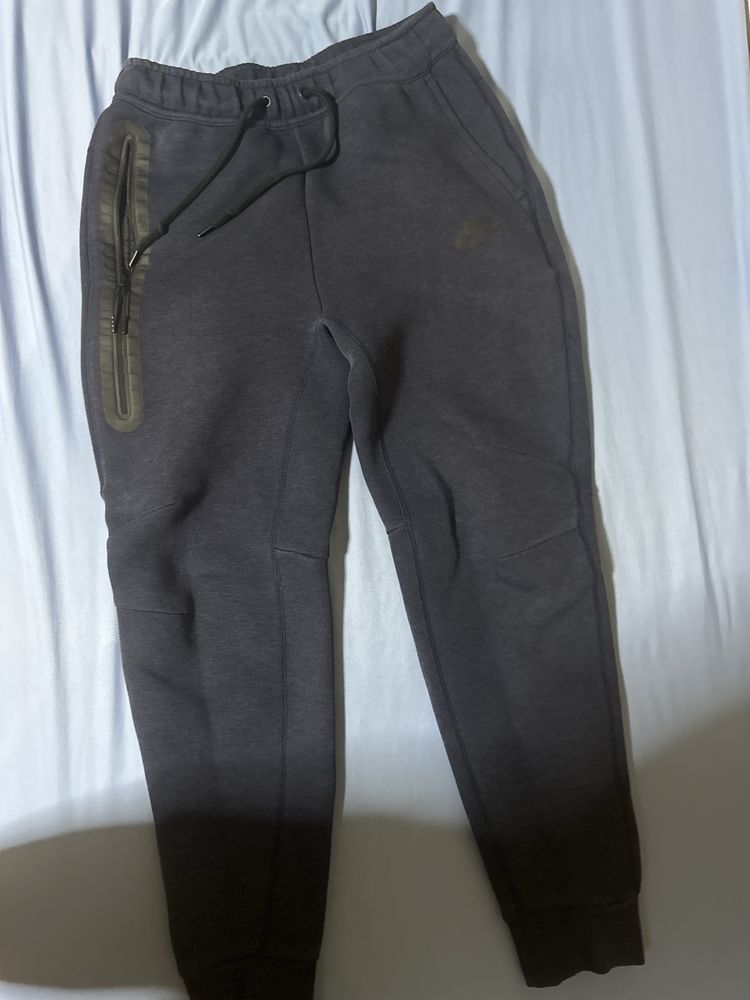 Nike tech fleece S
