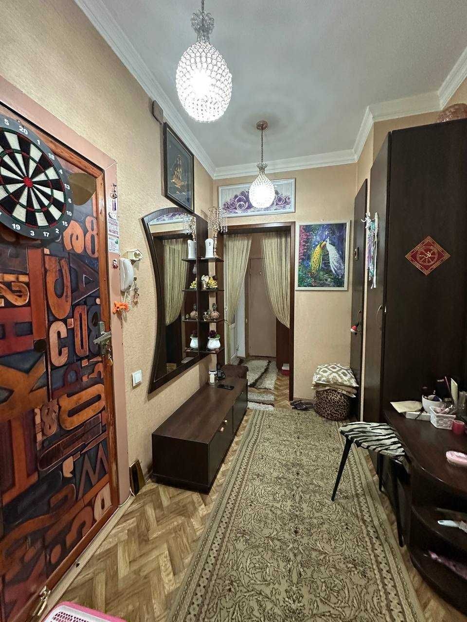 Продаётся квартира Юнусабад4 2 ком чистим ремонтом 58 м2