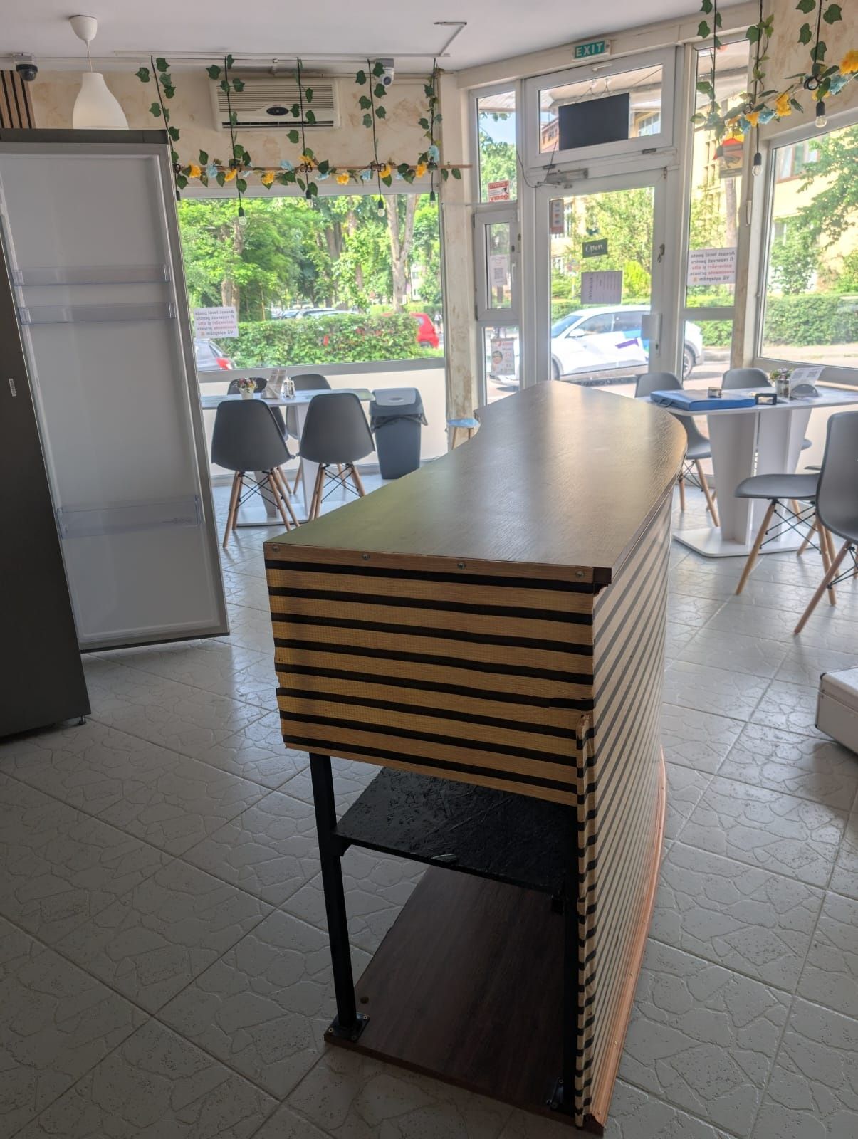 Birou + recepție cu depozitare