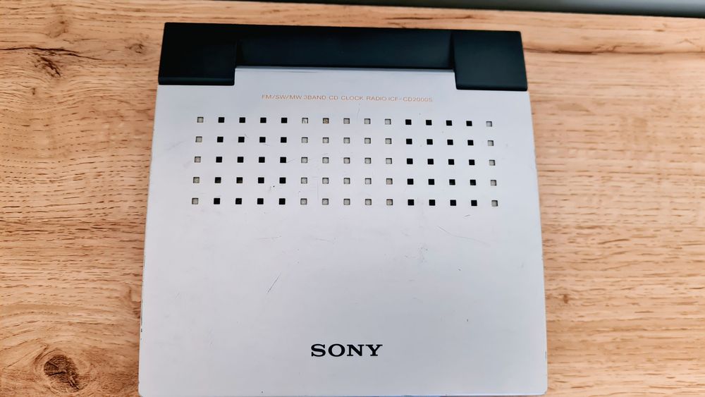 Sony icf-CD2000S, FM/MW/SW, CD плеер.