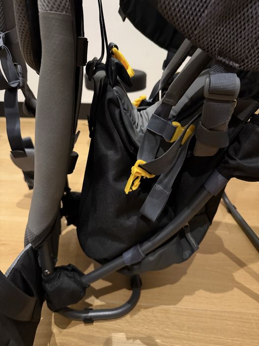 Rucsac drumetii pentru carat copilul Deuter