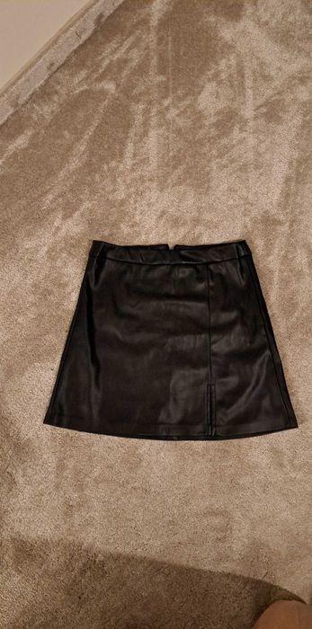 Кожена пола М размер