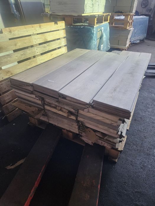 Okazie gresie stil parchet amestecata 25 lei mp