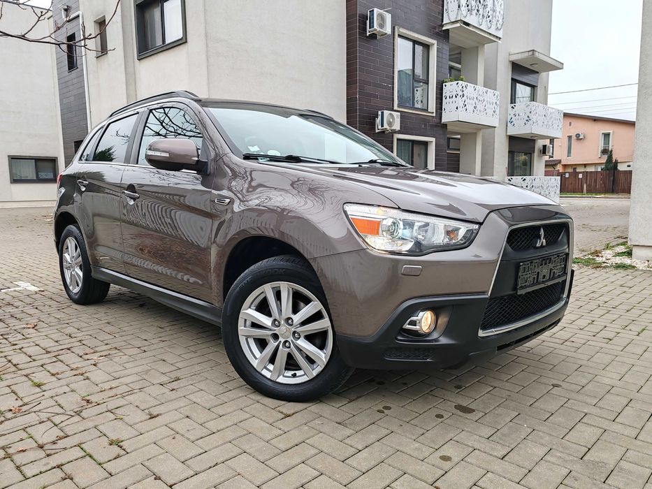 Mitshubishi ASX 1.8DiEuro5NaviPieleXenonPanoramicCmrMasalierInczScaune