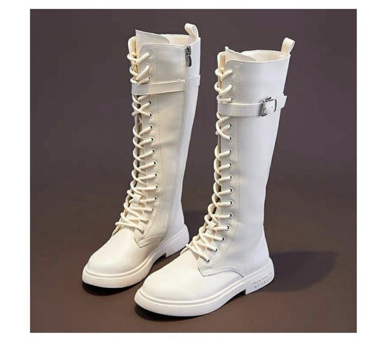 Продам новые детские сапоги