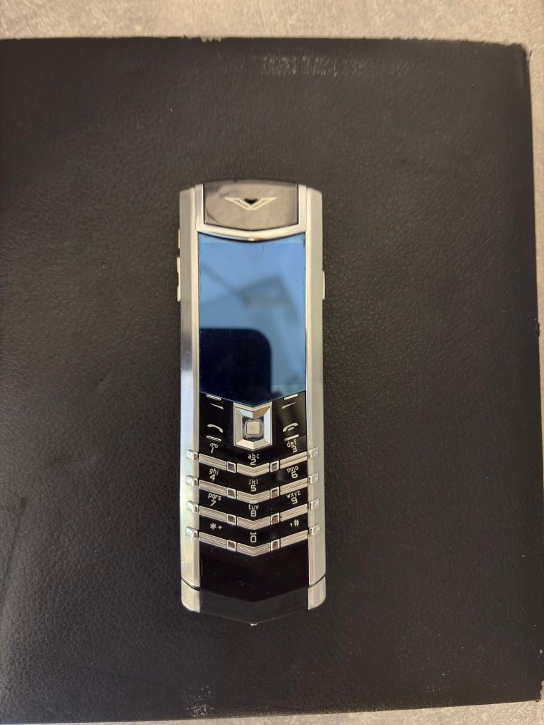 Продам Vertu Signature