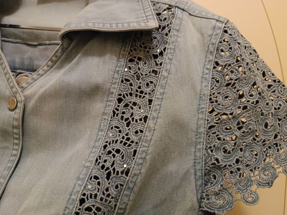 Дънков костюм с ажур и пайети