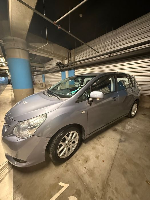 Toyota Verso 2.0 D-4D • 2009 • 7 места • Отлично състояние