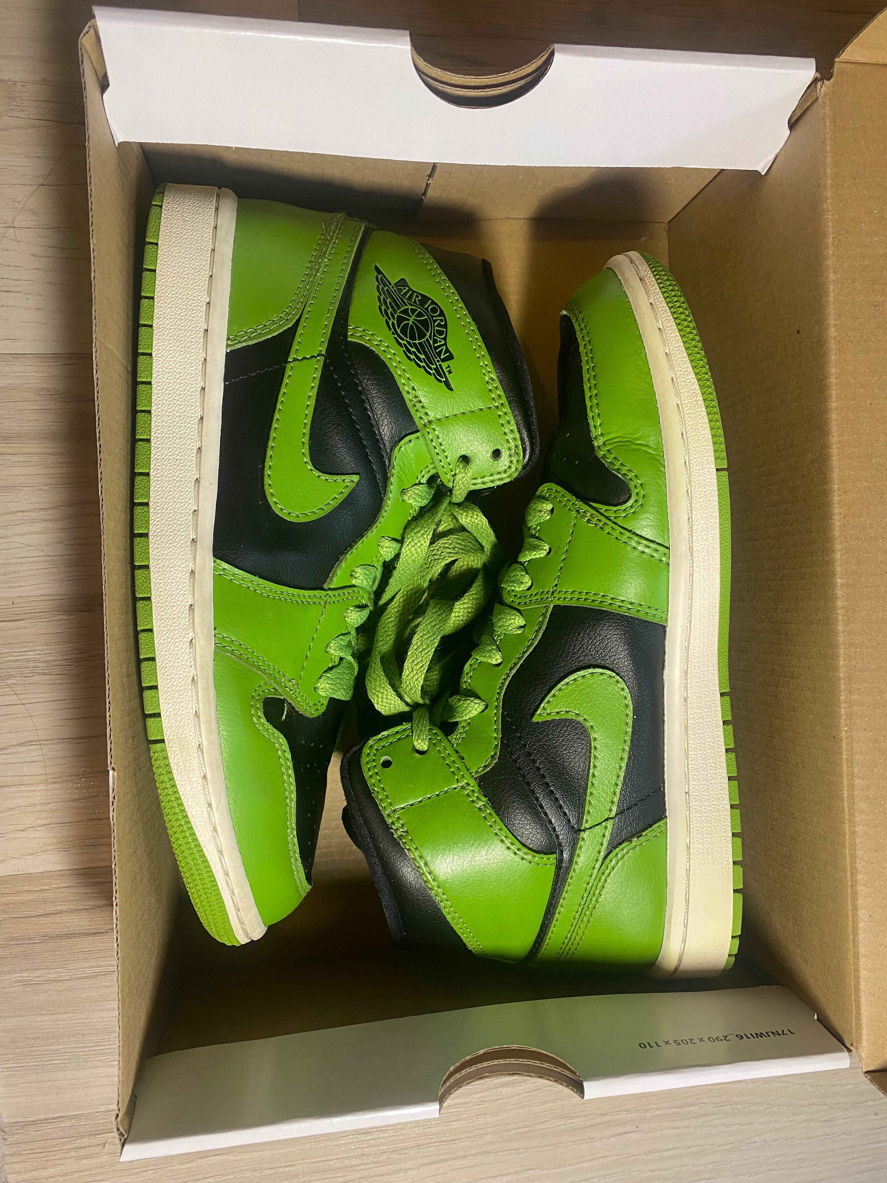 Nike Jordan 1 Mid