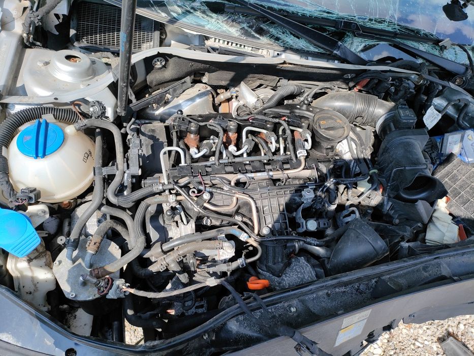 Продавам на части Фолксваген Пасат 2012г 1.6тди