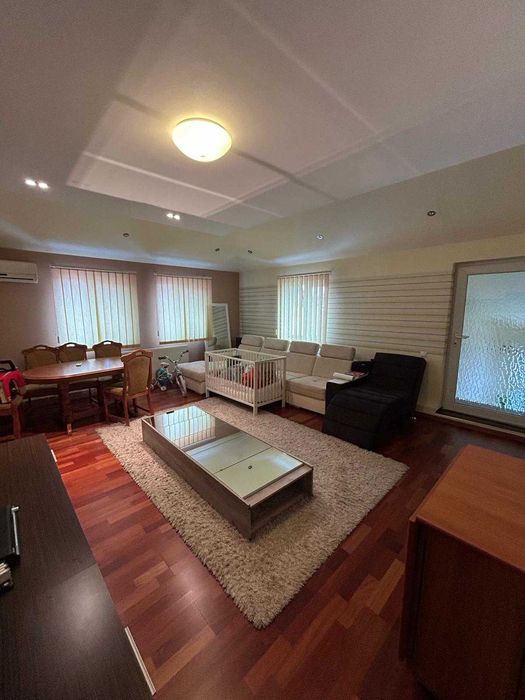 Inchiriez casa  P+1E cu Hală 1667 mp Teren- 27FS în zona Mehala