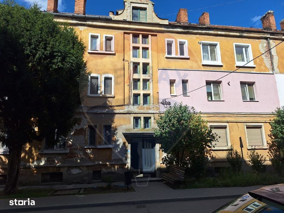 Apartament cu 2 camere în zona Central Simeria, Hunedoara