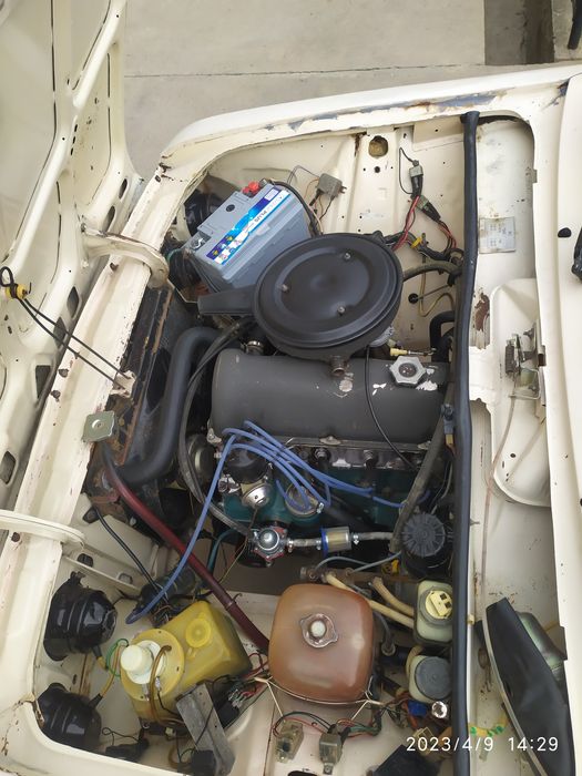 Vaz 2106 sotiladi