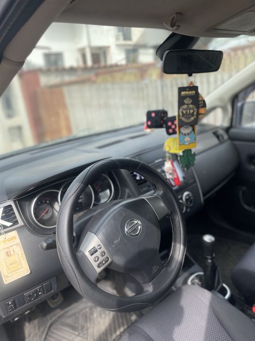 Vând Nissan Tiida
