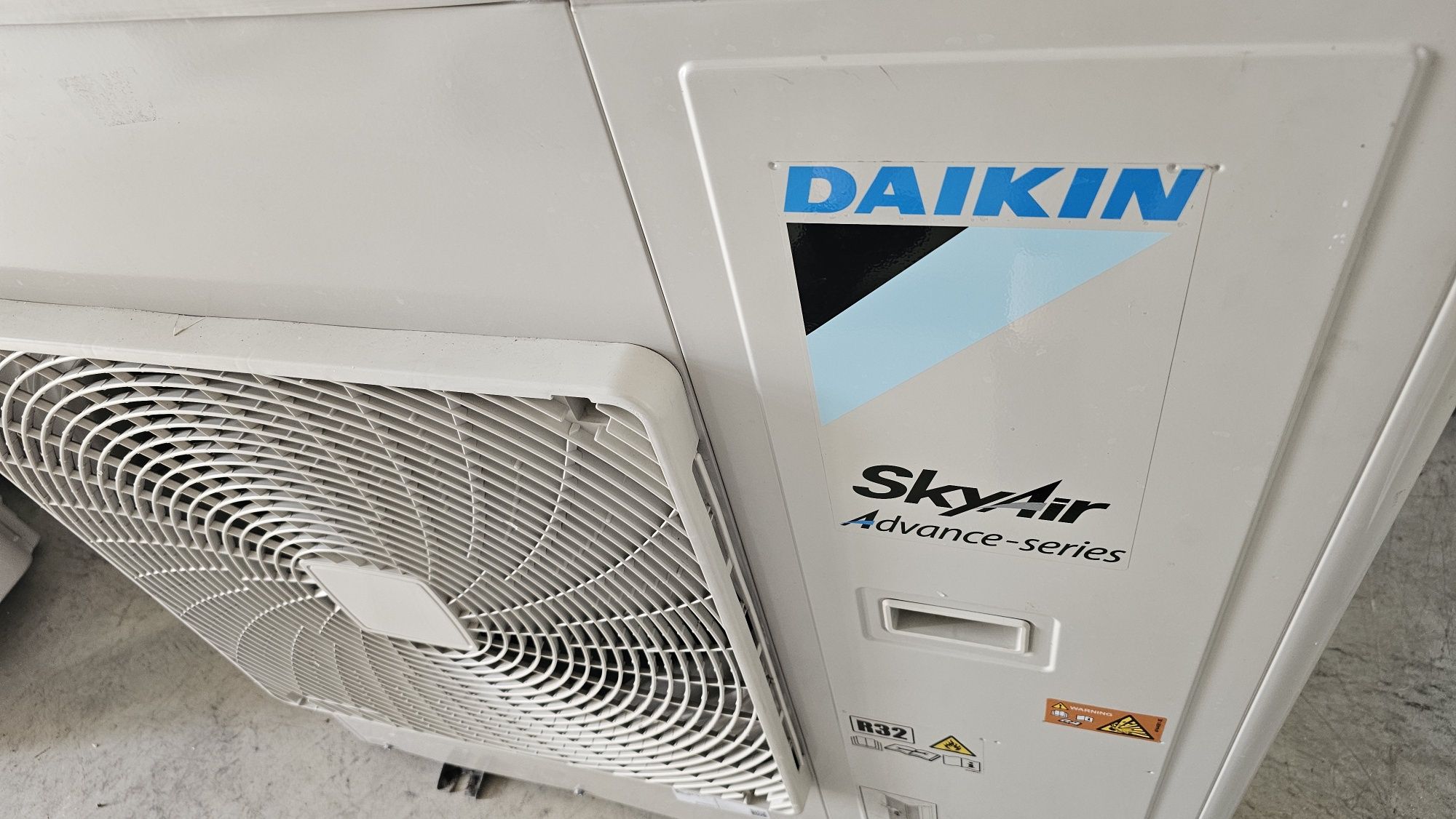 Daikin RZASG100M външно тяло 10kw за преработка в термопомпа