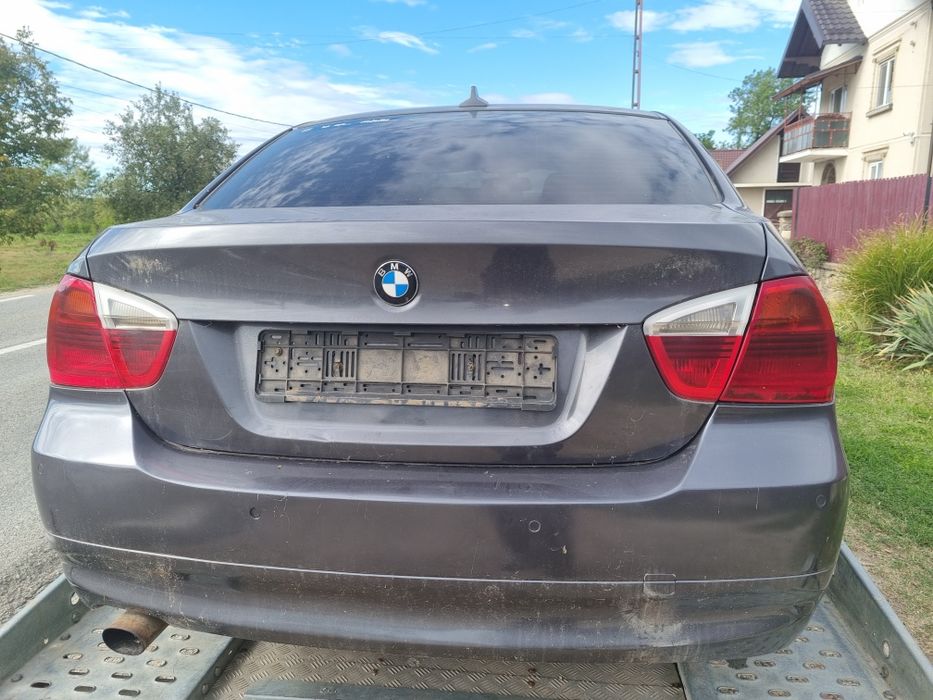 Dezmembrez Bmw e90 320d 163cp 2005