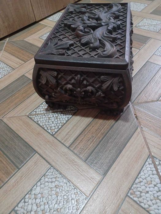 Cutie decor din fag.