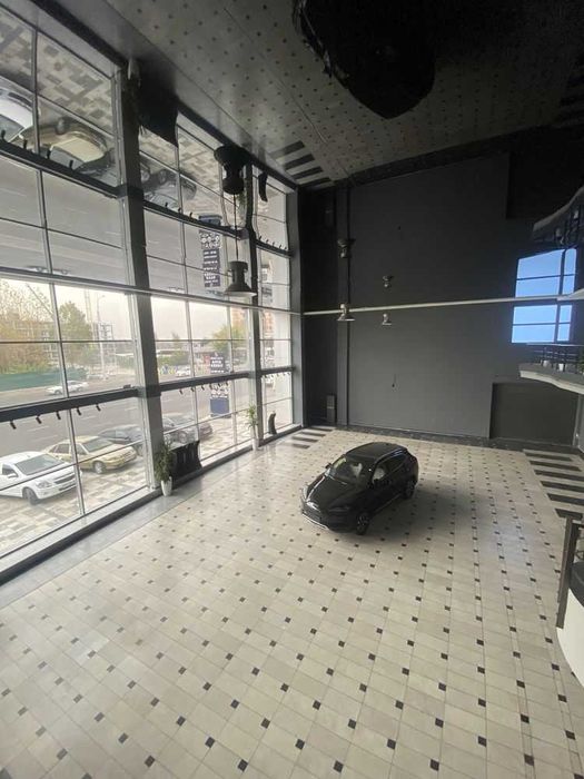 Аренда помещения 700 м², 2 этажа под автосалон шоурум