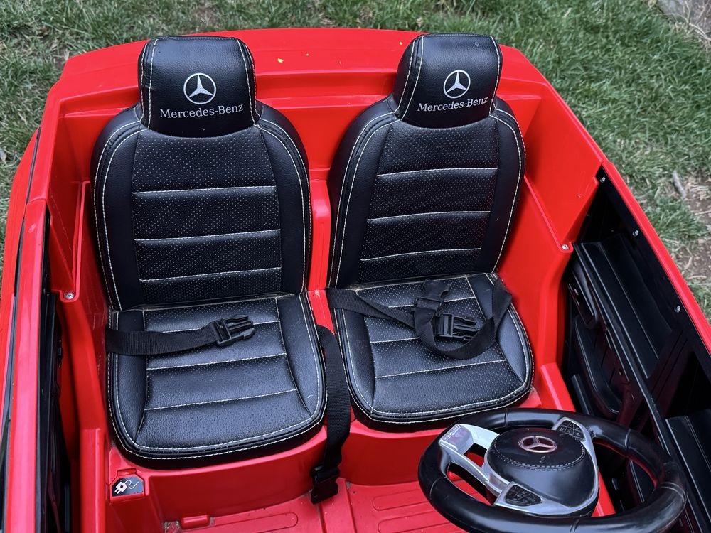 Детска акумулаторна кола Mercedes