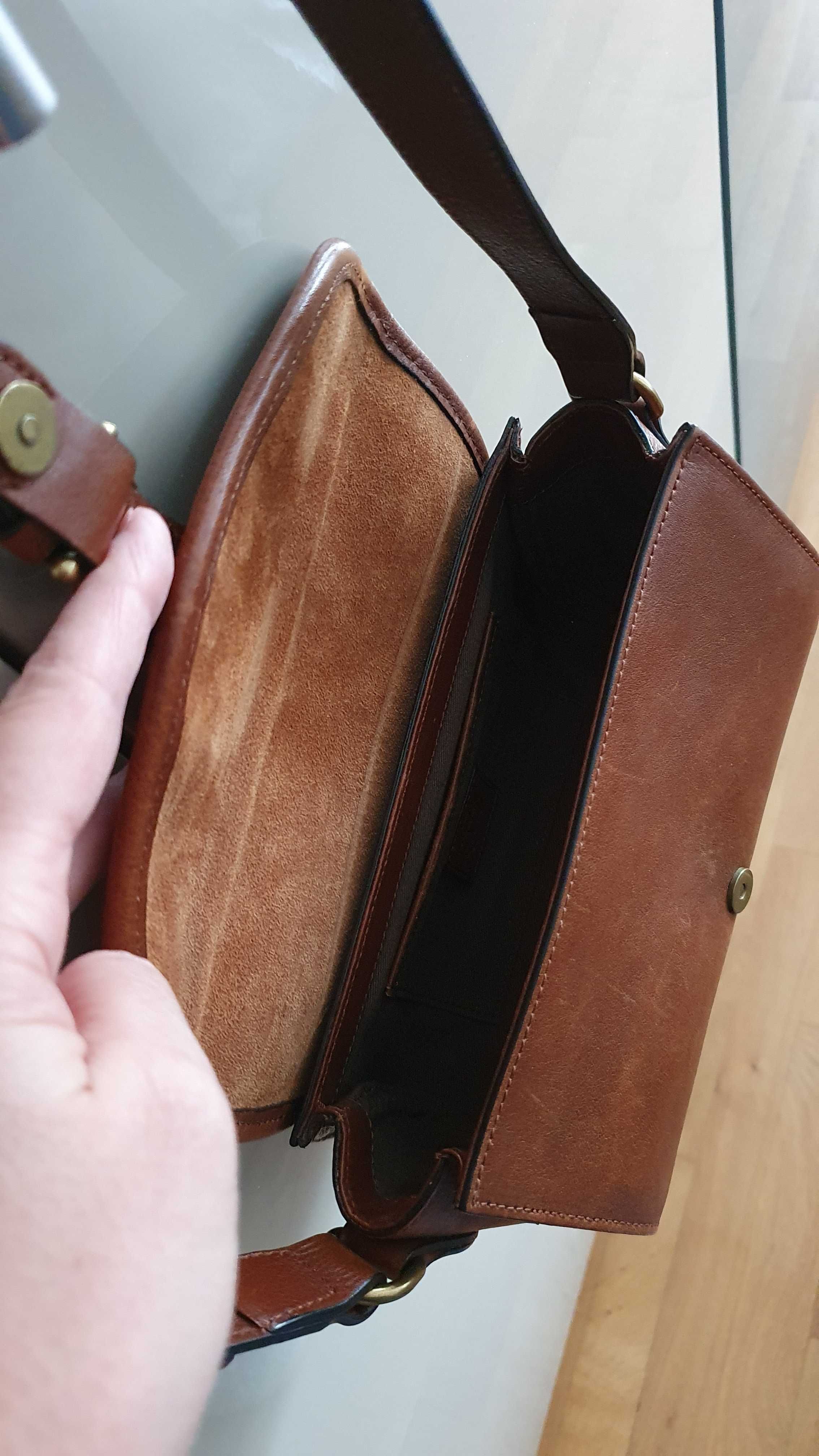 Дамска чанта Massimo Dutti с дълга регулируема дръжка