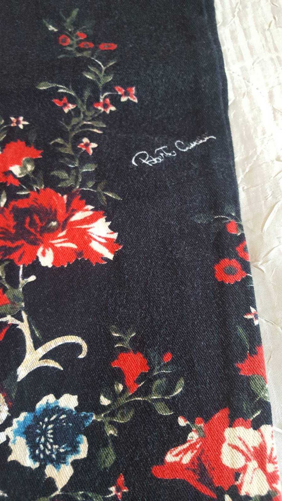Нов оригинален панталон Roberto Cavalli - черен на цветя