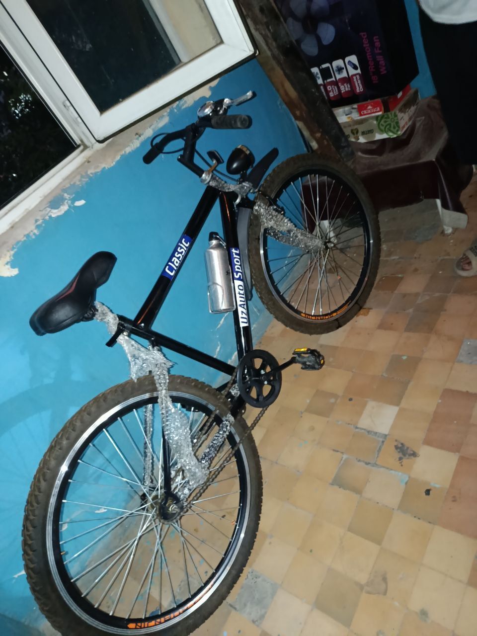 Velik yangi uz avtomotors