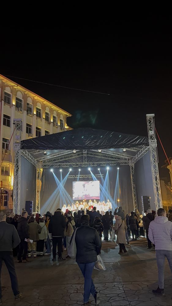 Scena  acoperita evenimente aer liber de inchiriat