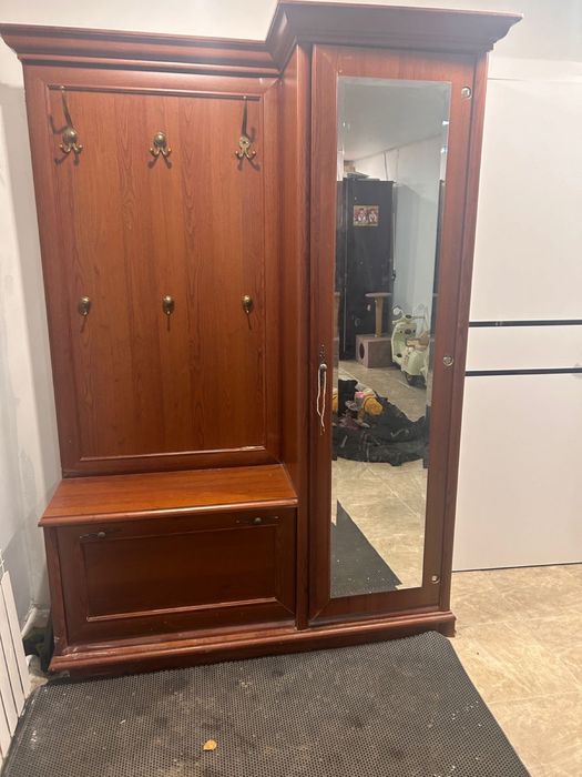 Продам прихожую 15000