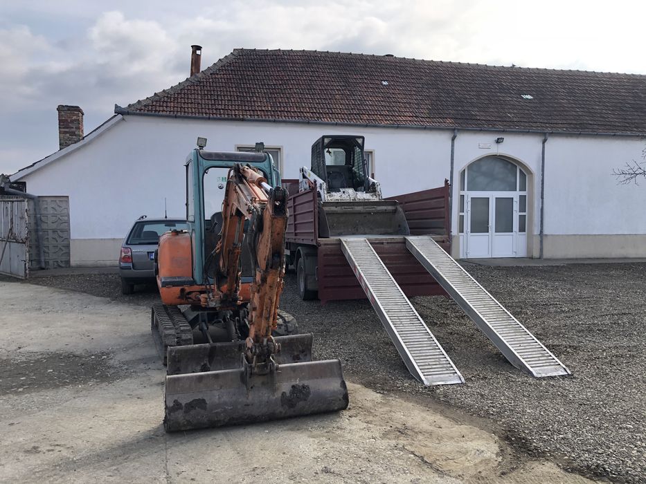 Ridic moloz aduc nisip ,lucrări cu macara