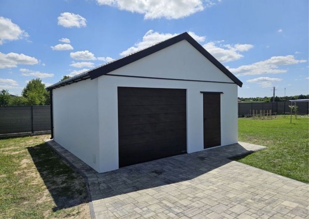 Vindem si realizam la comanda garaje auto din panouri sandwich