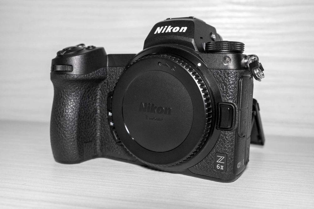 Nikon Z6 II в перфектно състояние на 8979 кадъра