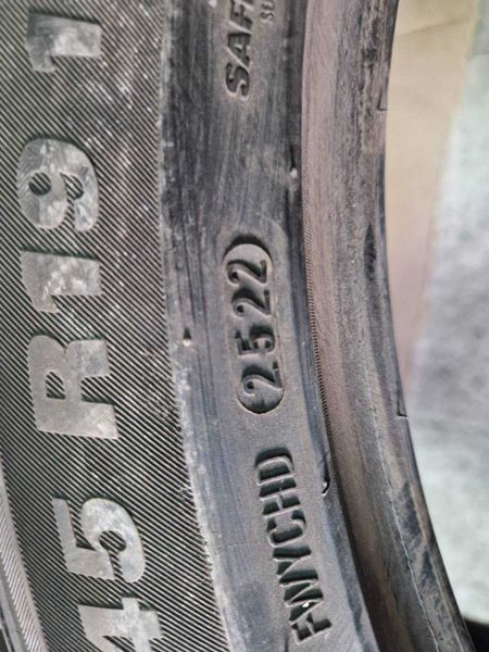 2 Kumho R19 245/45
зимни гуми 
DOT2522