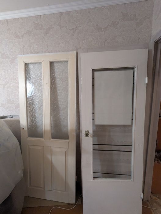 Продам двери со стеклом