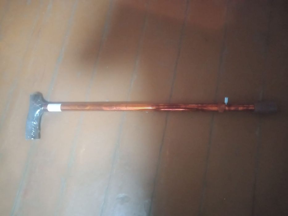 Продам трость в хорошем состоянии.