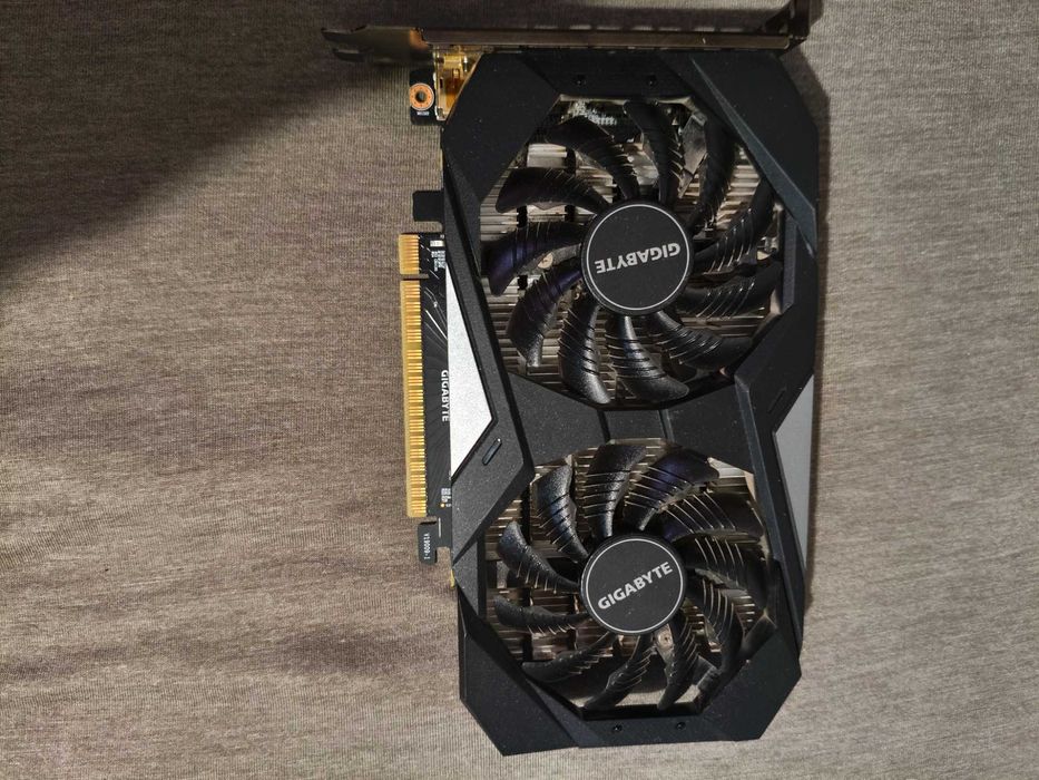 Placă Video Gigabyte GeForce GTX 1650 4GB - Fără Alimentare 6-pini!