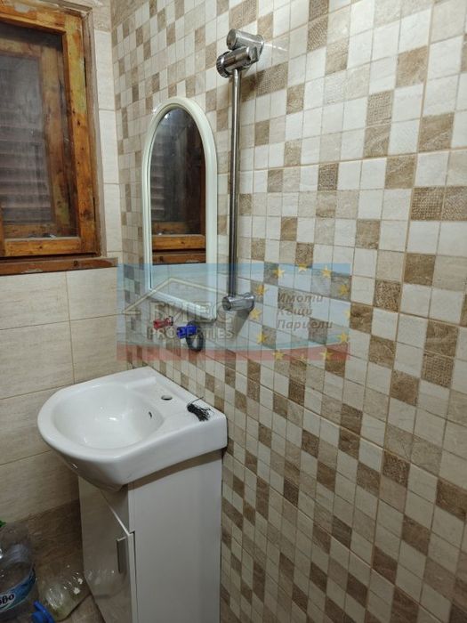 Продава се Къща в с. Углярци, Област Перник - 260 кв.м за 366 €/кв.м - Снимка #11