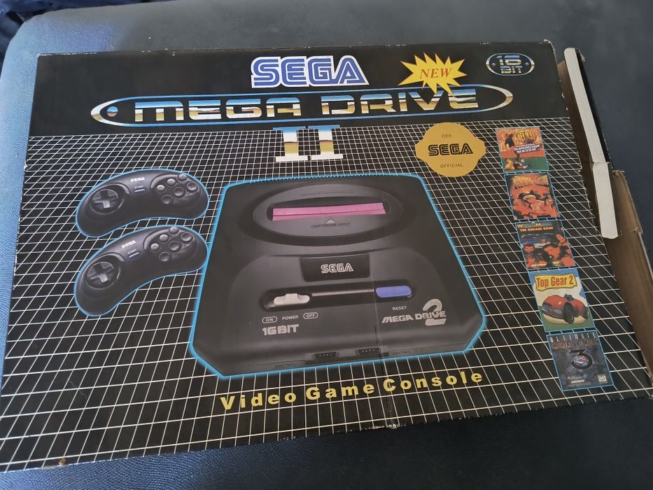 Срочно продам игравую приставку Сега мега 2