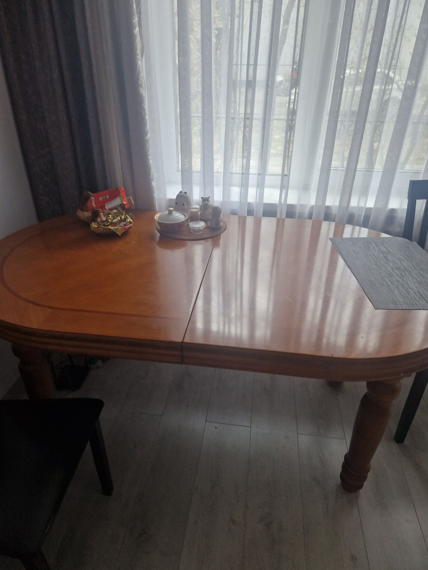 Продам деревянный раскладной стол