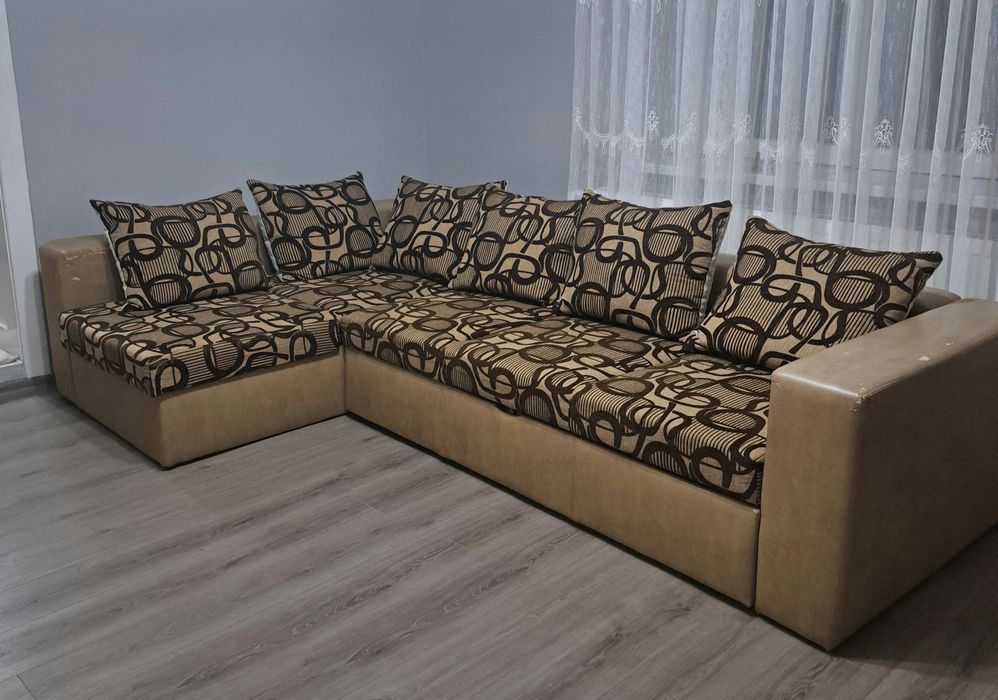 Vand coltar extensibili cu lada de depozitare!