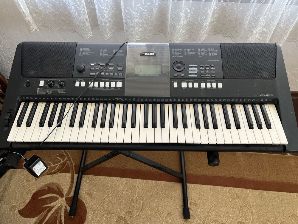 Синтезатор - Yamaha psr e423