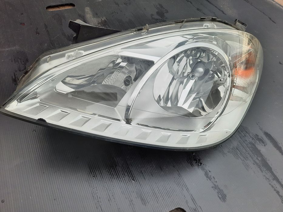 Far stanga Mercedes A class w169