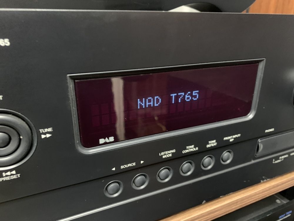 Receiver/amplificator NAD T765