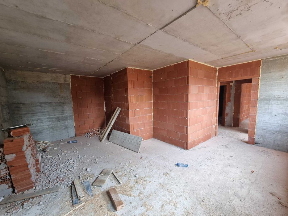 Продава се Тристаен апартамент в Благоевград, Широк център - 95 кв.м за 916 €/кв.м - Снимка #1