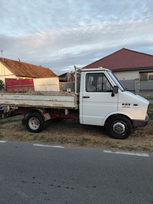 Iveco Daily - Basculabil pe cutie in 3 parti - Fara rugina, Italia