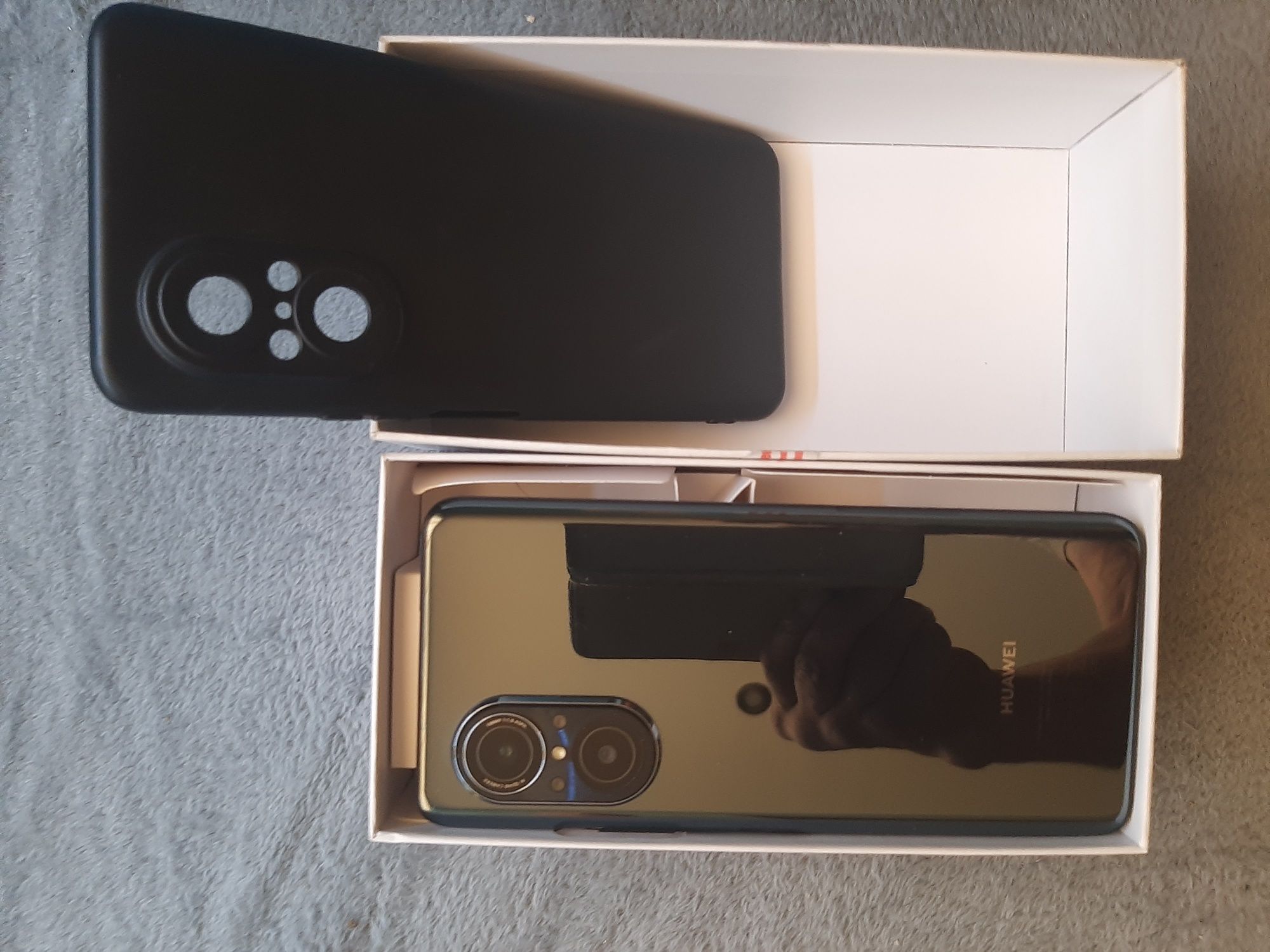 Продавам  Huawei 9  se    добро състояние
